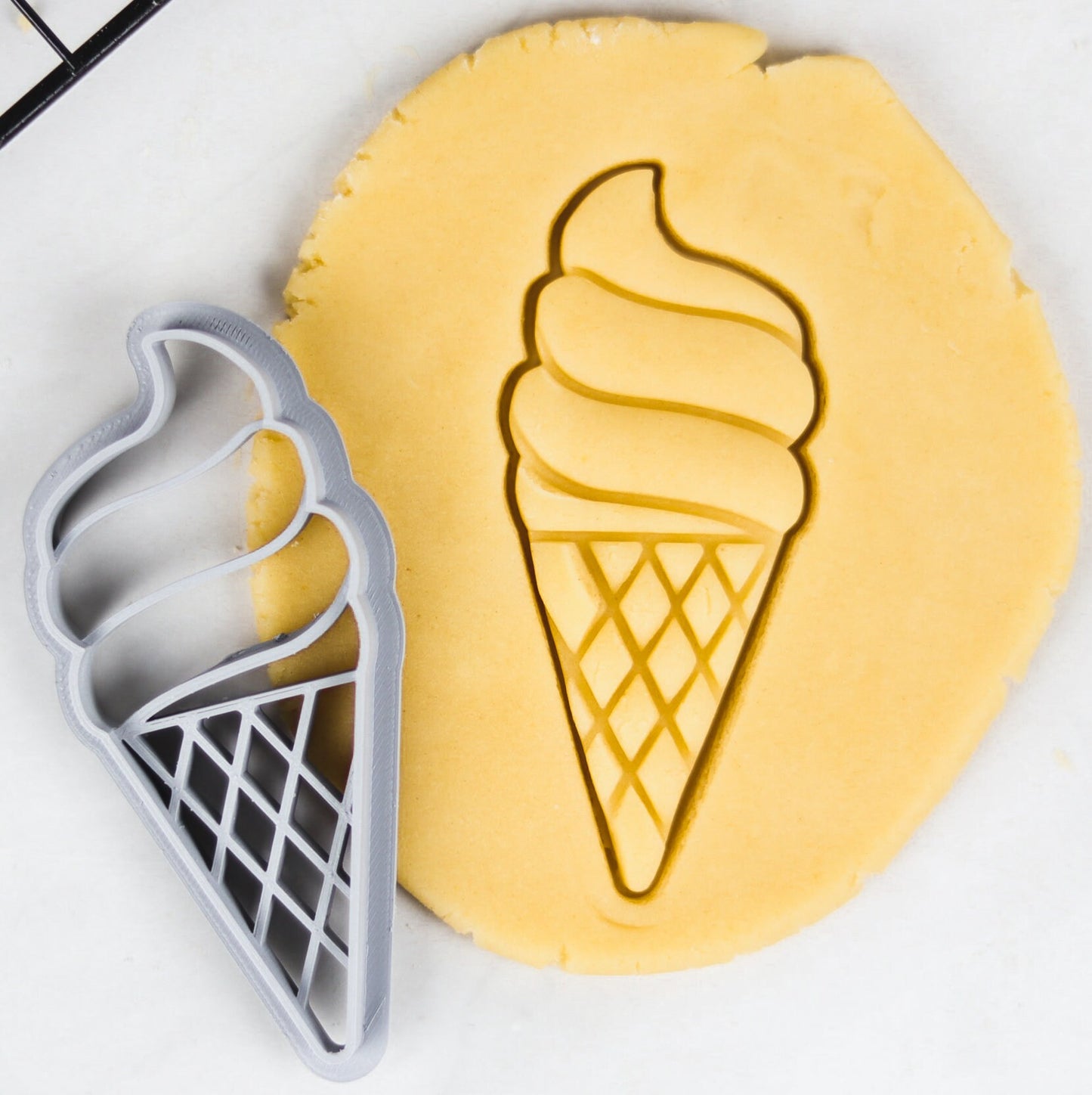 Sweet Treats on Wheels: Ice Cream Truck Cookie Cutter Set with 3 Variations