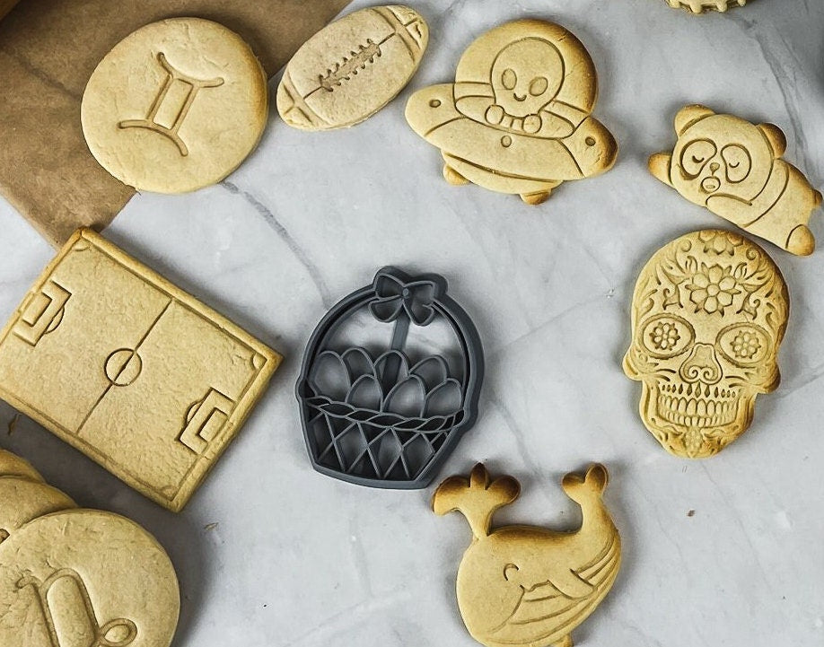 Frida Kahlo Art Portrait Famous Beautiful Cookie Cutter Pastry Fondant Dough Biscuit
