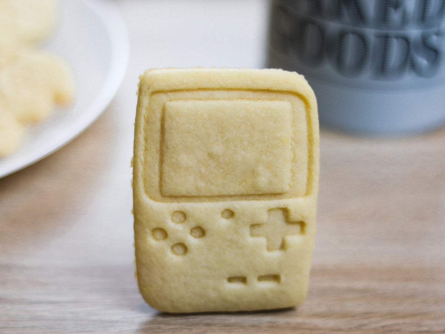 Retro Handheld Console Cookie Cutter - Fondant Pastry Biscuit